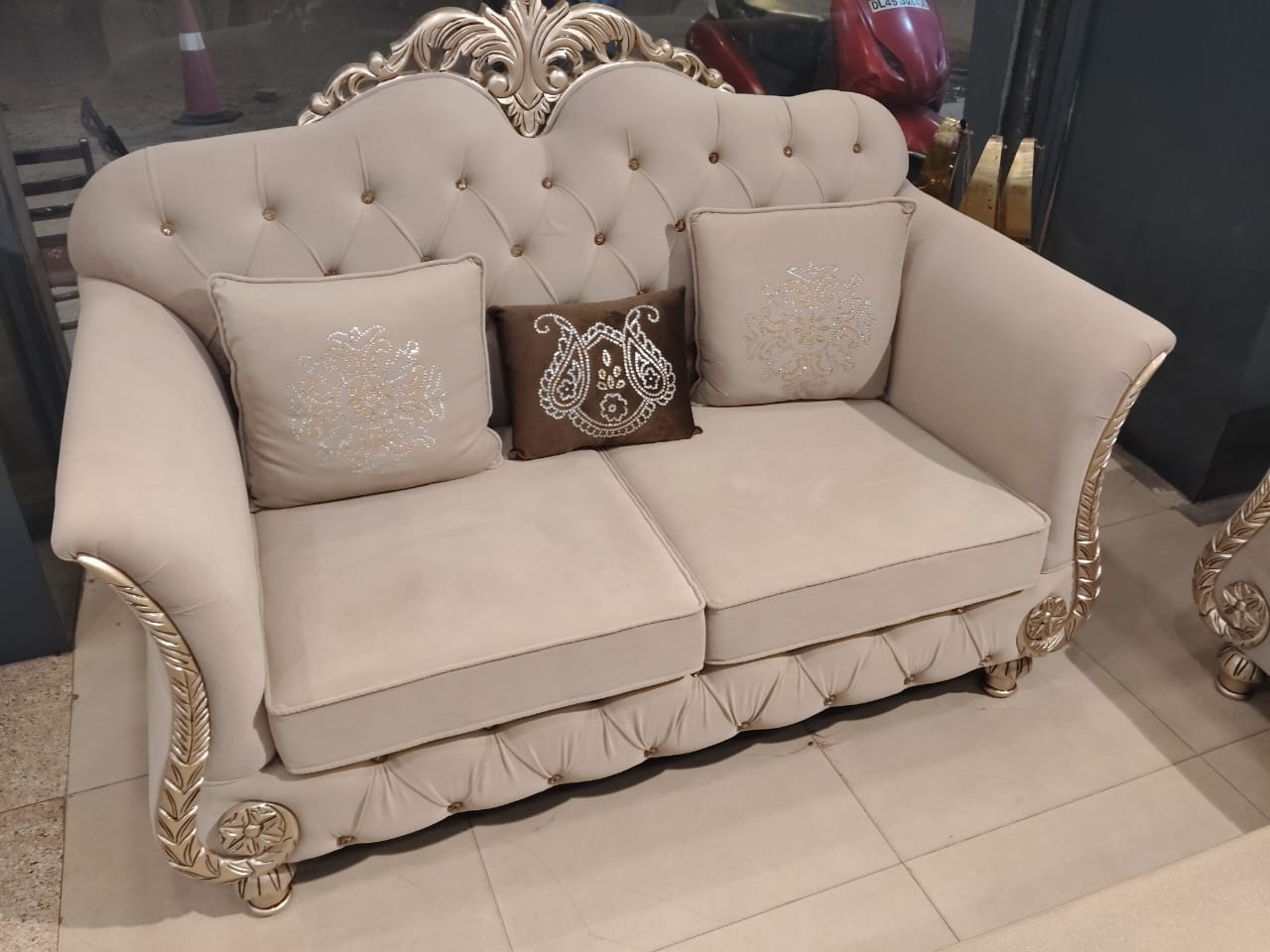 royal opera gold safa