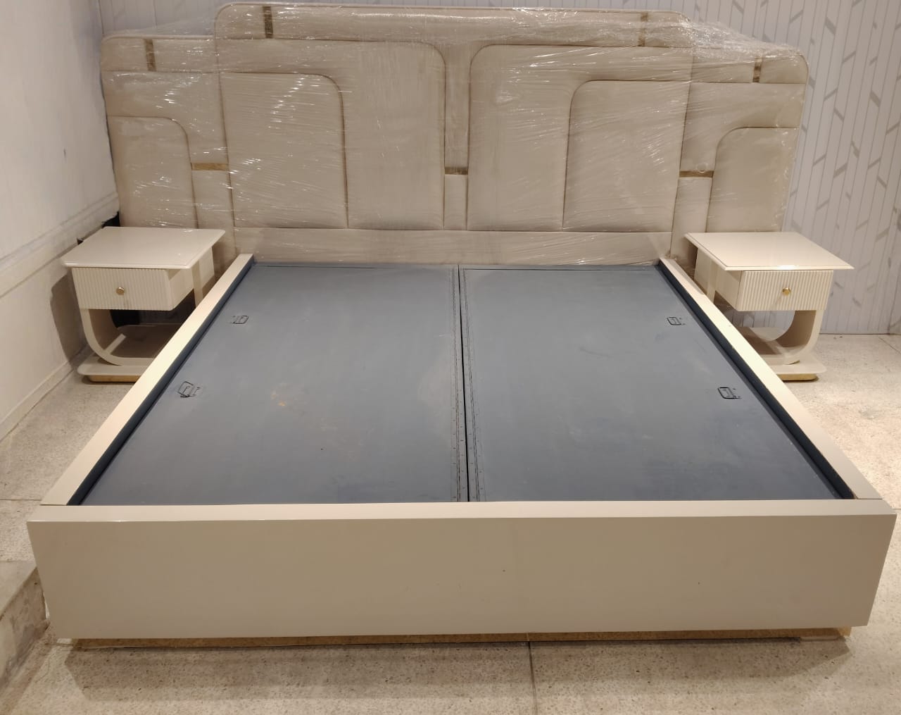aurora cream panel bed