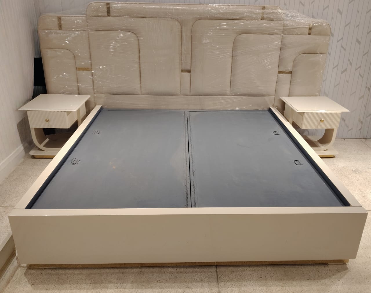 aurora cream panel bed